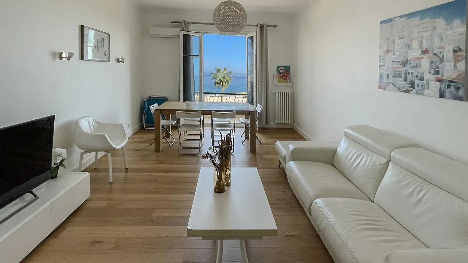 Seafront Apartment For 6 Promenade Des Anglais location