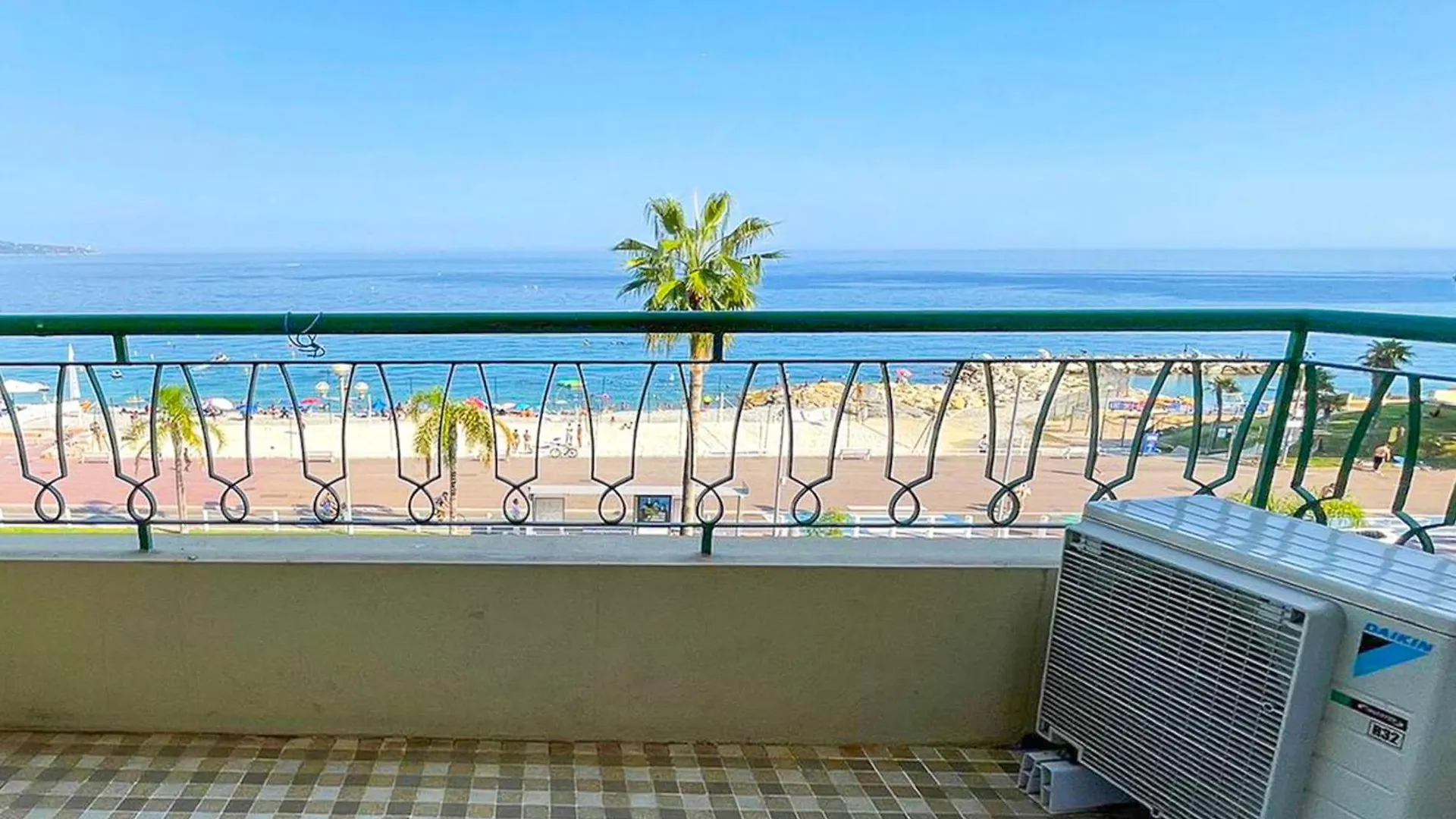 Seafront Apartment For 6 Promenade Des Anglais Nice