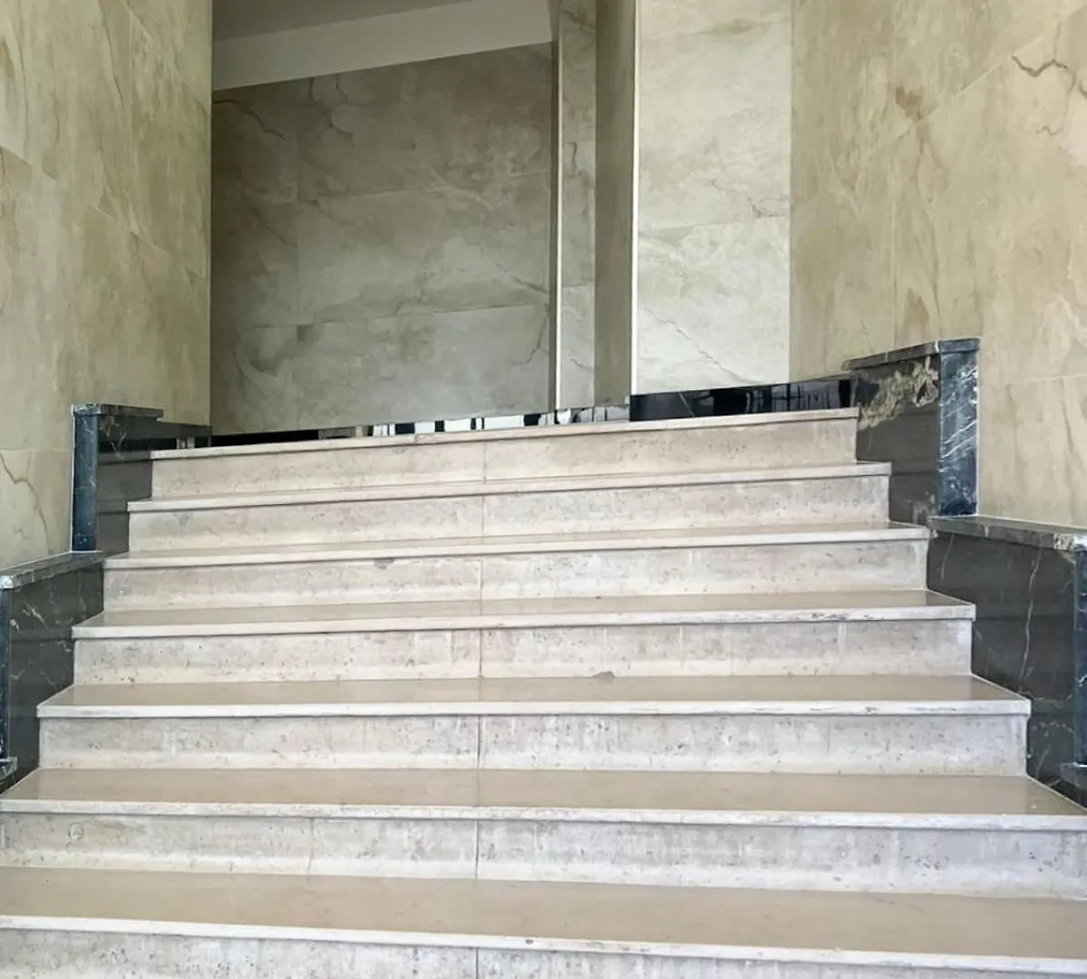 Seafront Apartment For 6 Promenade Des Anglais Nizza