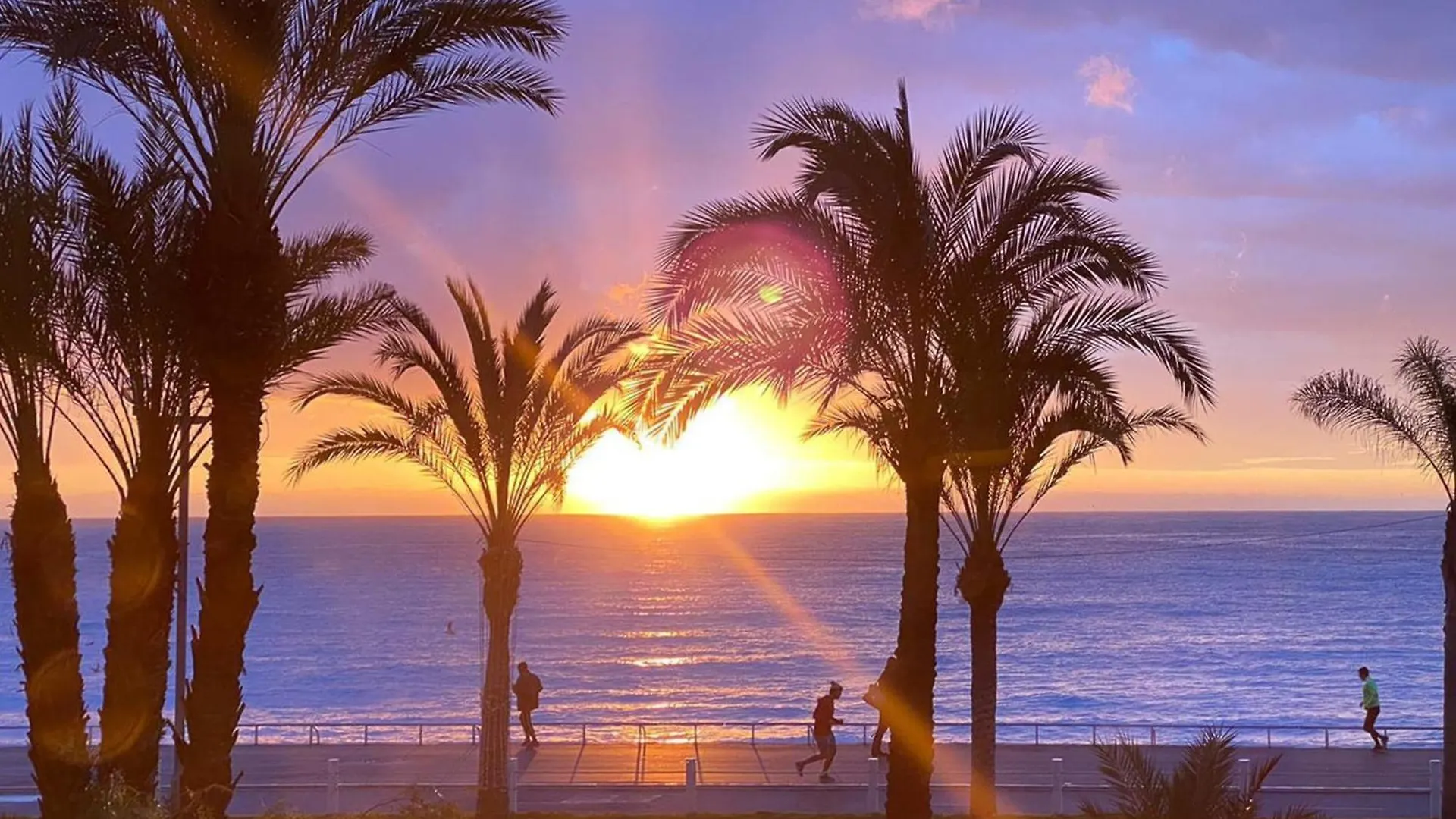 Seafront Apartment For 6 Promenade Des Anglais Nizza